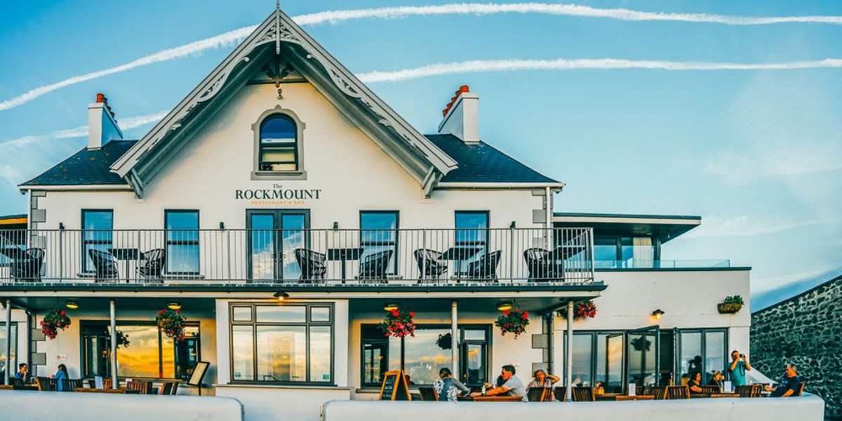 Big Eat Sundays with Live Music at the Rocky